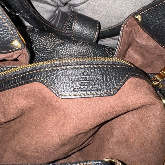 Louis Vuitton Black Shoulder Bag with Gold Accents - Picture 4 of 4